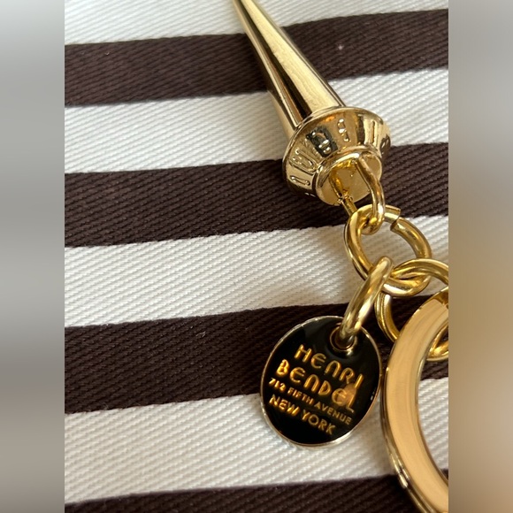 Henri Bendel Gold SPIKE and charm key ring with purse hook - Picture 6 of 10